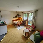 Gaestehaus Groder 라우리스