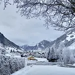 Gaestehaus Groder 게스트하우스 라우리스