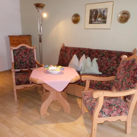 Gaestehaus Groder 라우리스