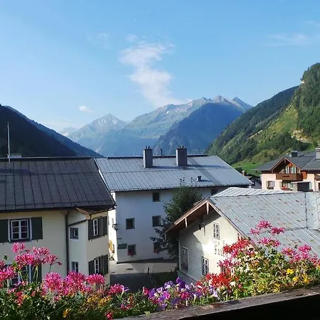 Haus Groder Guest house